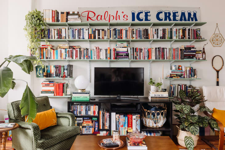 Image showcasing Philadelphia Rental Apartment With Charming and Colorful Bathroom ...